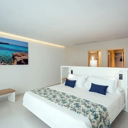 Sirenis Club Aura 4*